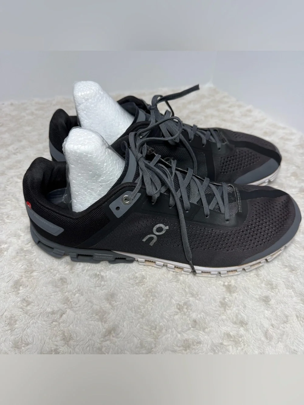 On Running Women's Athletic Shoes in Black and Gray